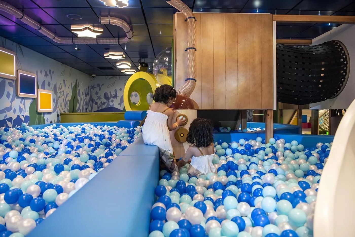 Trampoline park play zone